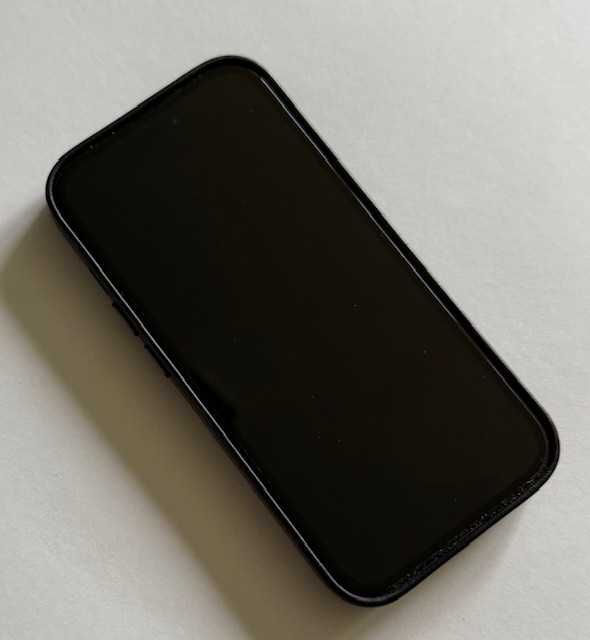 iPhone 15 na gwarancji w idealnym stanie