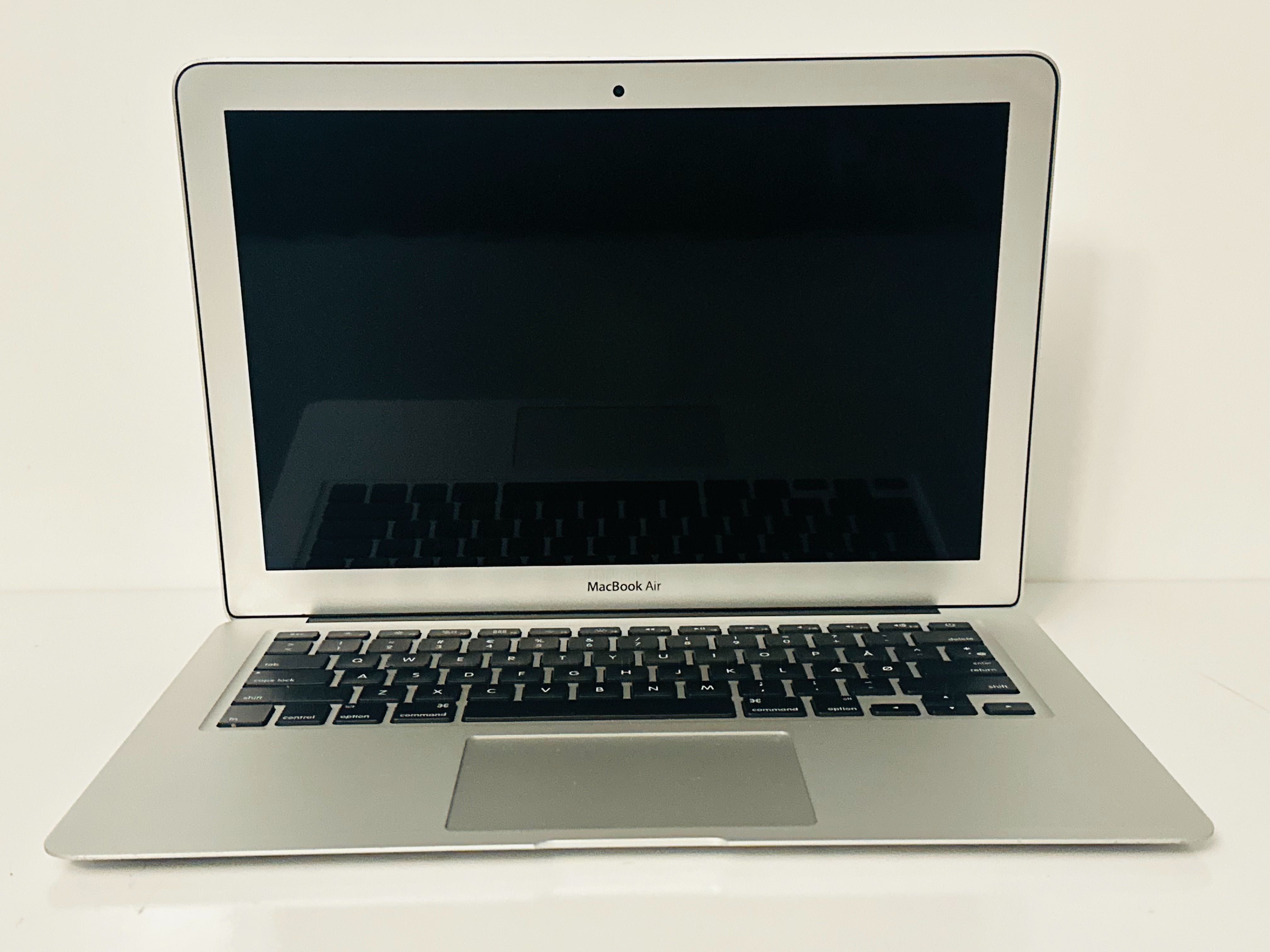 Apple MacBook Air 13 2014 i5 4GB RAM 128GB SSD Silver