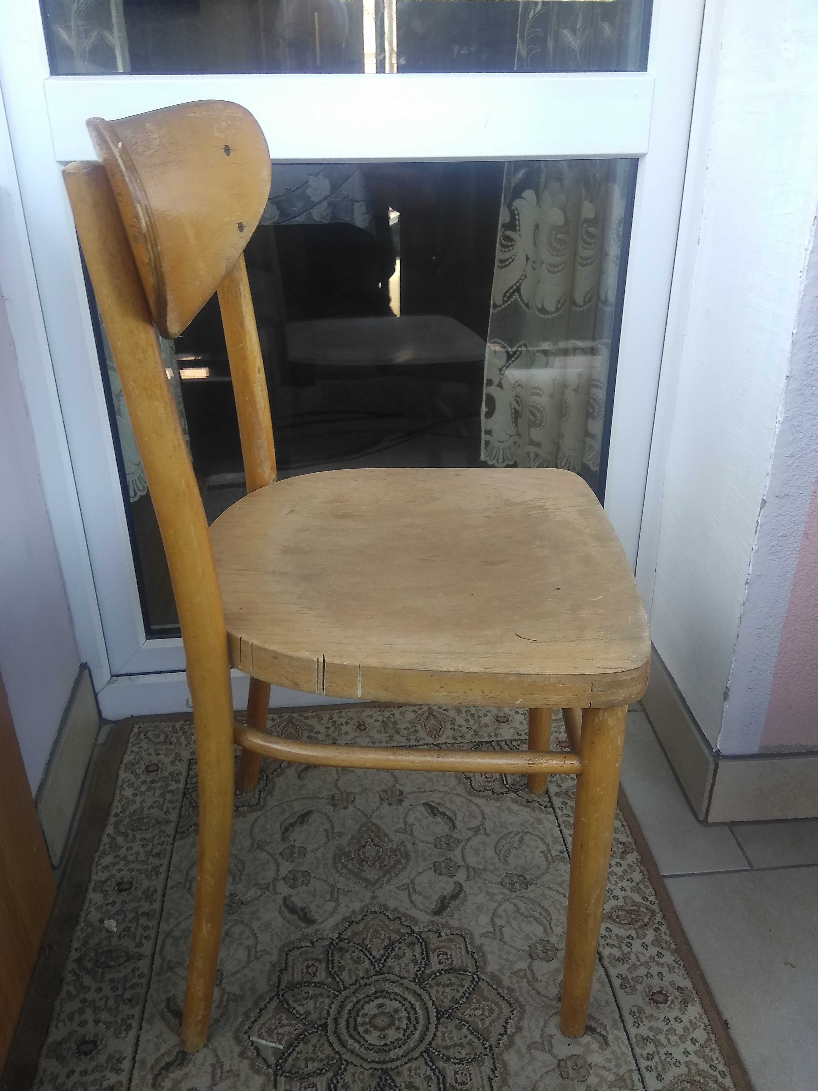 Sprzedam stare zabytkowe krzesło PRL do renowacji
