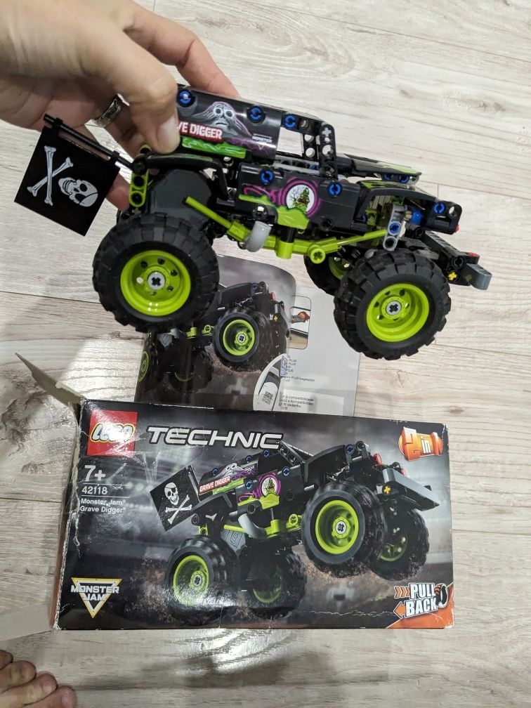 Lego Technic Monster Jam Grave Digger 42118