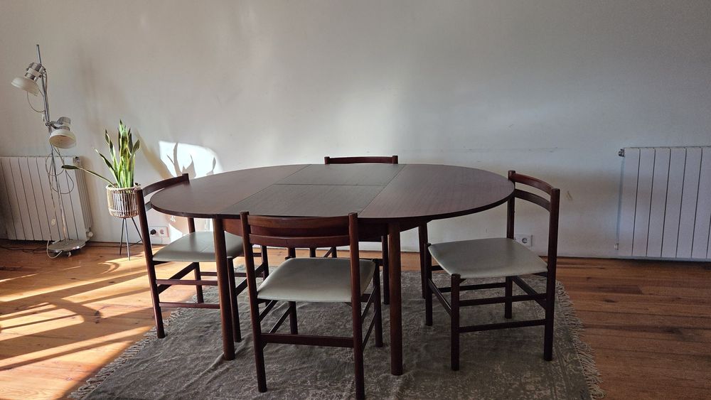 Mesa de Jantar + 6 Cadeiras Arq Cruz de Carvalho