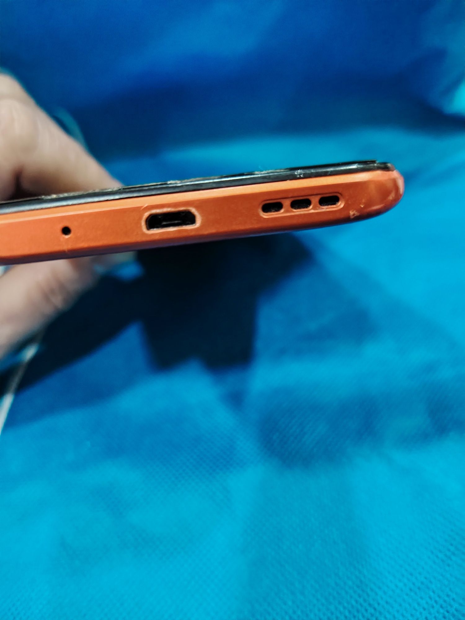70€ redmi 9c com marcas de uso na película de vidro,a funcionar