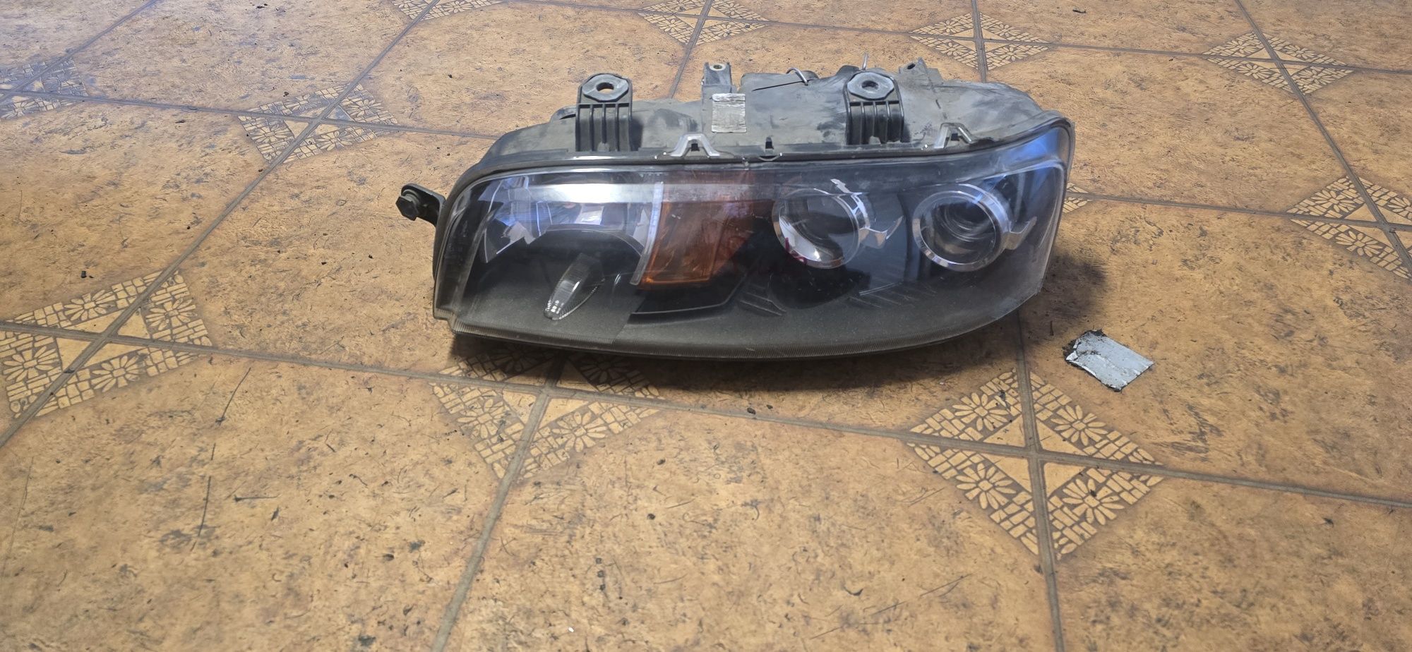 Lampa przód  lewa  Fiat Punto II