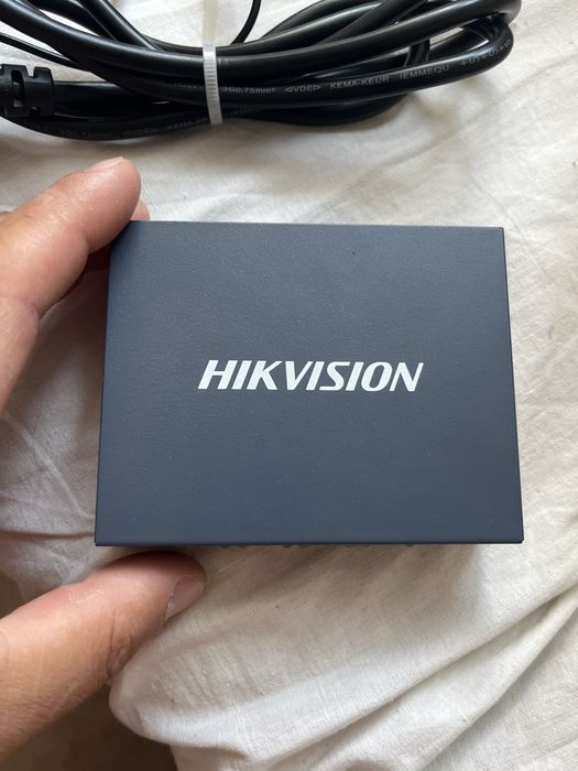 Комутатор Hikvision