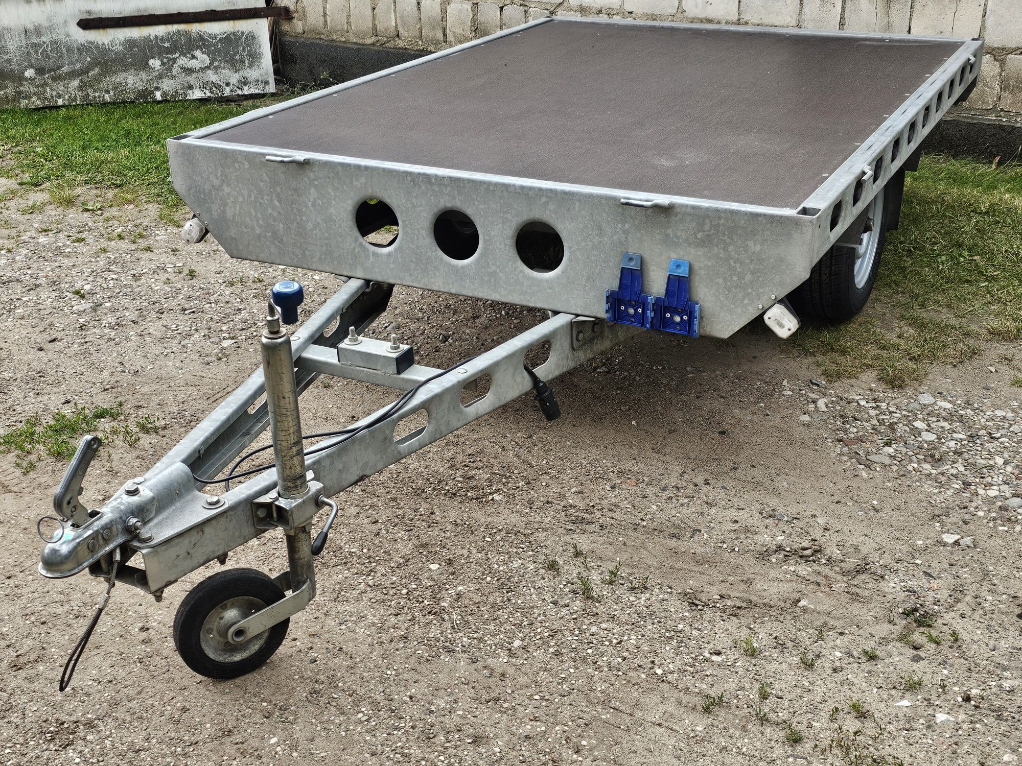 Przyczepka Platforma Wiola DMC 750kg Stelarz Plandeka Zdejmowane Burty