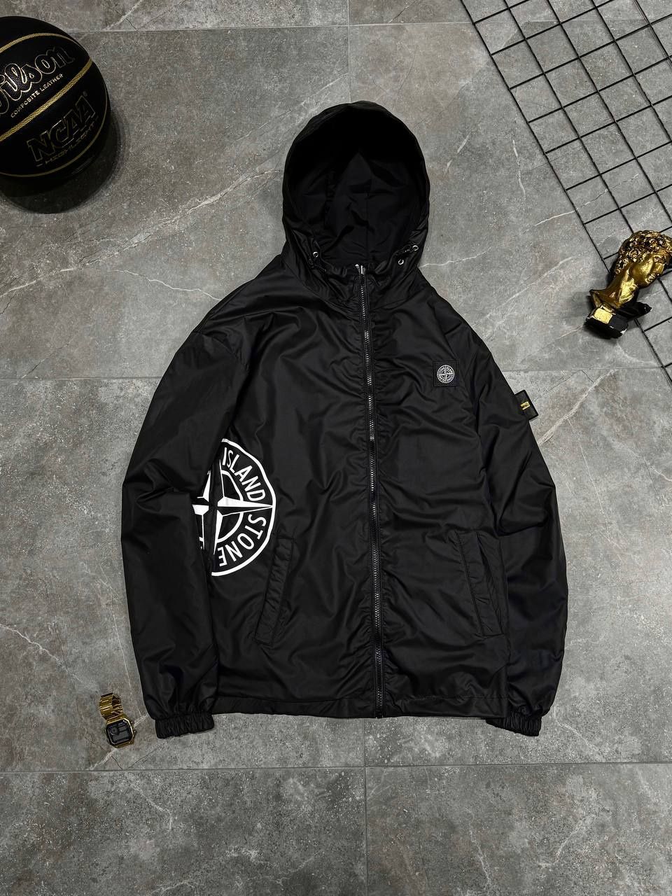 Stone Island | Чоловіча демісезонна вітровка чорного кольору | Осінь-в