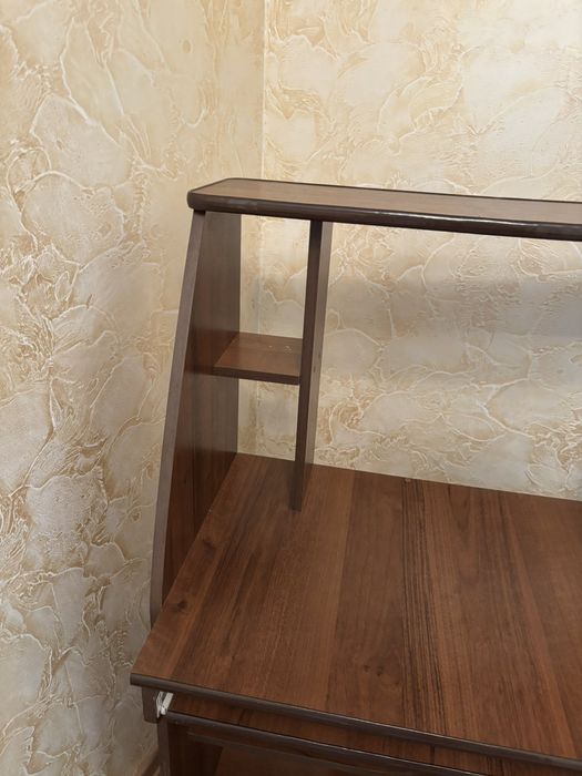 Продам комп'ютерний стіл