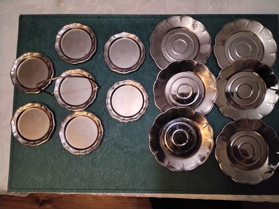 Metalowe podstawki PRL