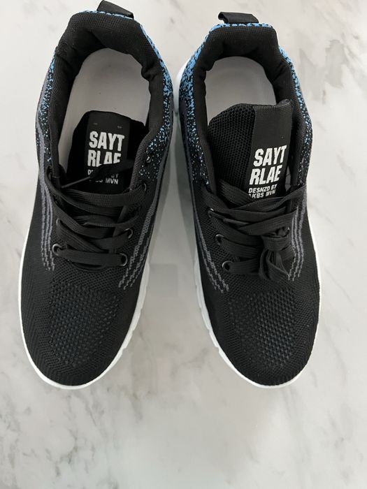 Легкі чоловічі кросівки р. 44