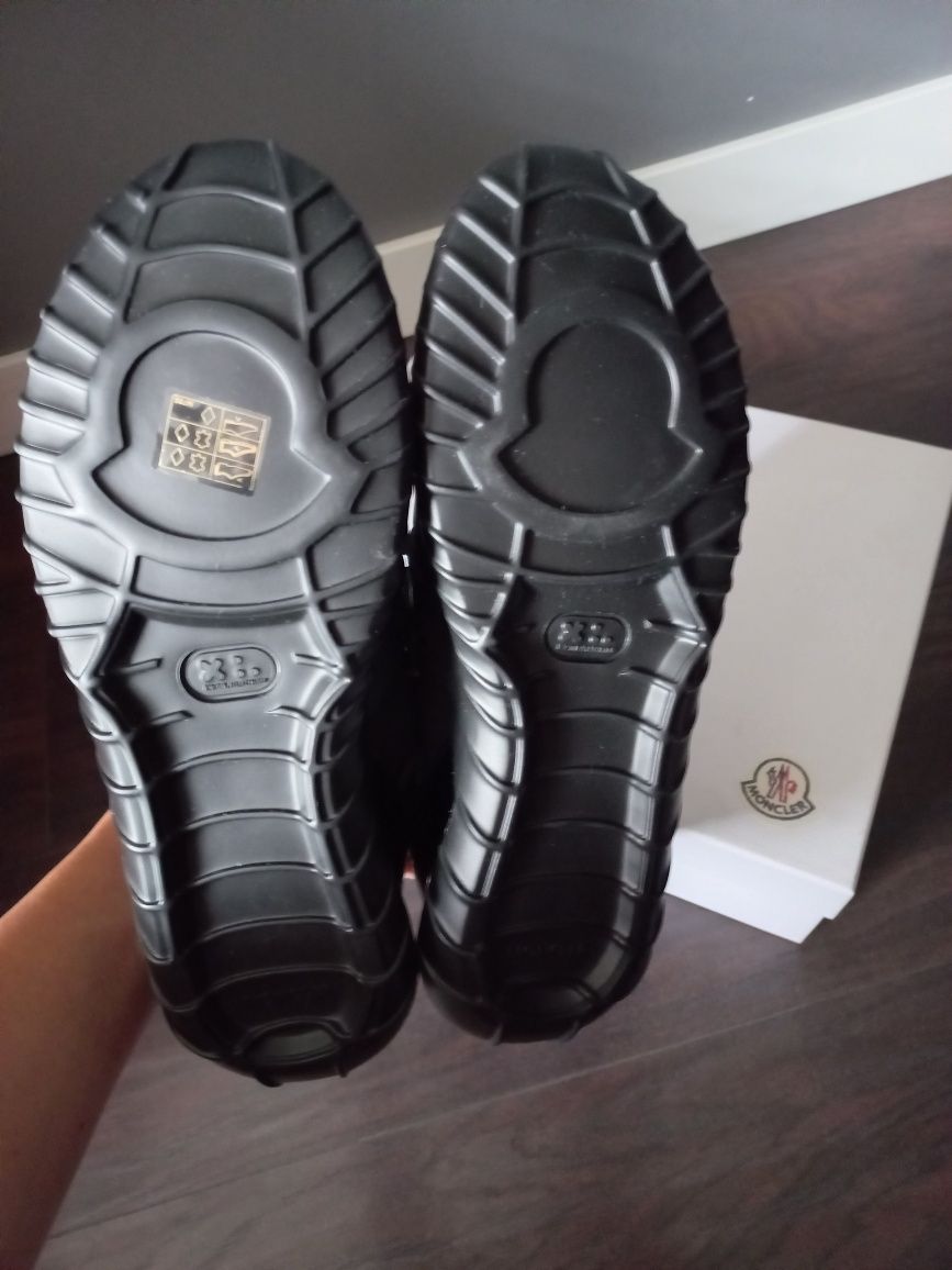 Nowe buty Moncler