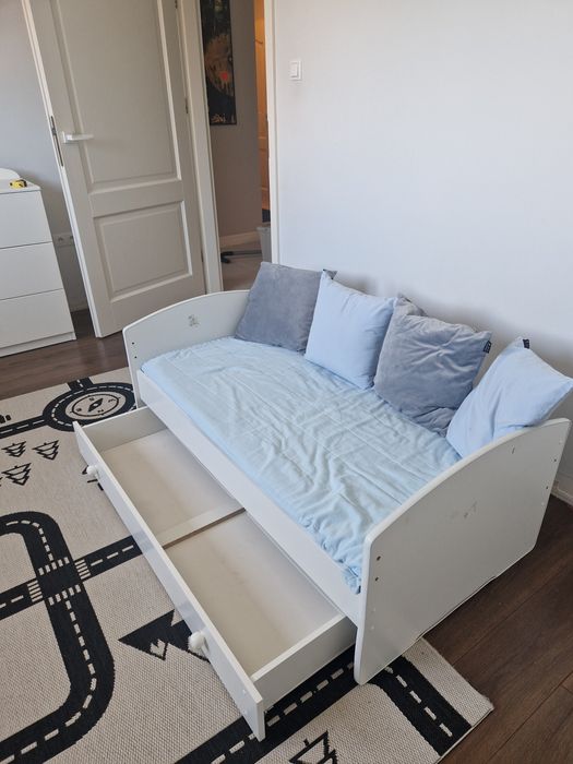 Meble Meblik komoda i szafka plus łóżko idealne do małego pokoju