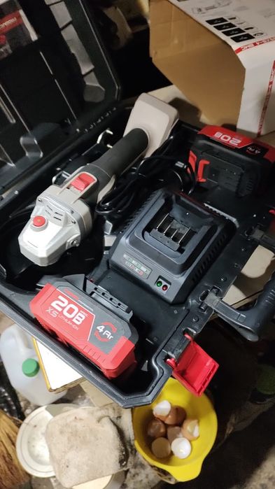 Шліфмашина болгарка акумуляторна crwn ct23026-125xs-4bmc