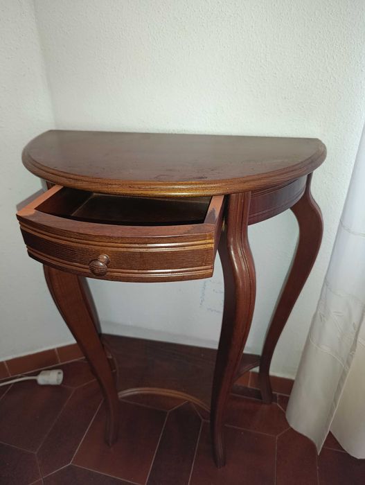 Móvel meia lua - mesa de apoio