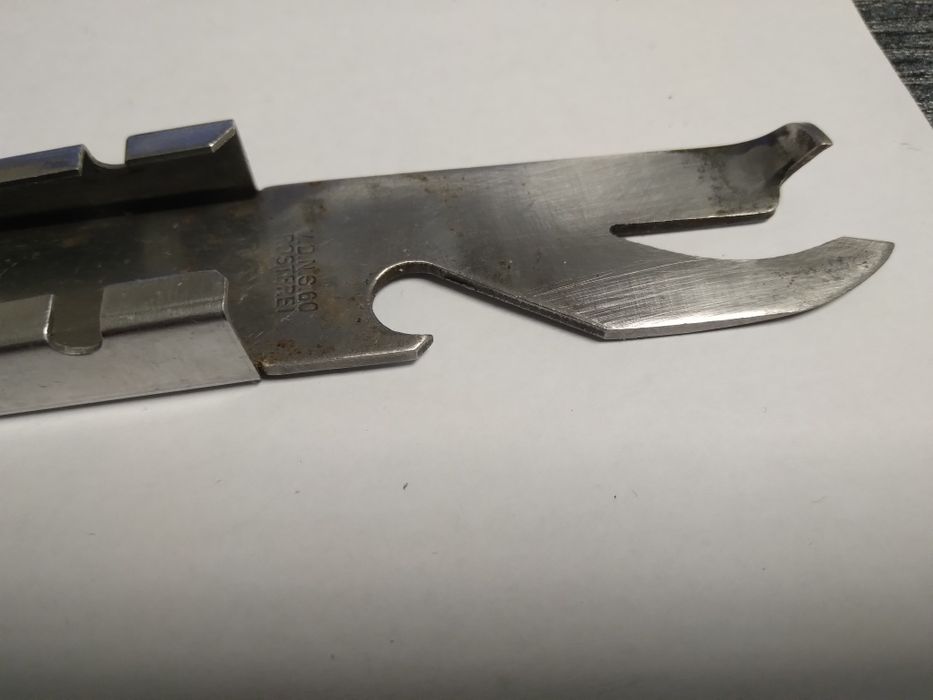 Otwieracz wojskowy konserw kapsli Bundeswehra V.D.N.S. 60