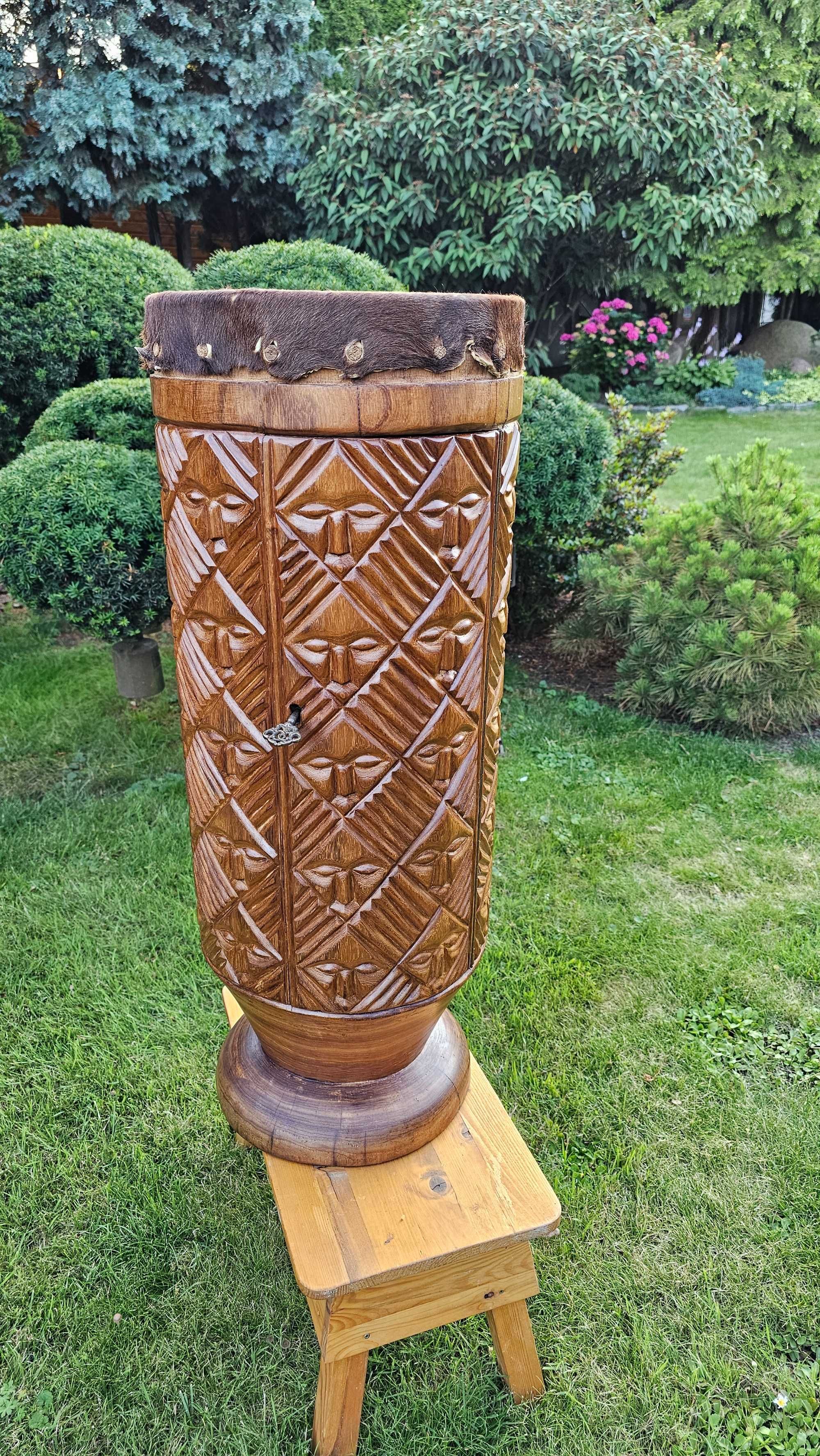 Żeźba drewniana, barek, bębenek.