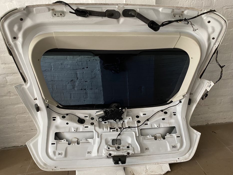 продам на Фокус 3 багажник рест та дорест