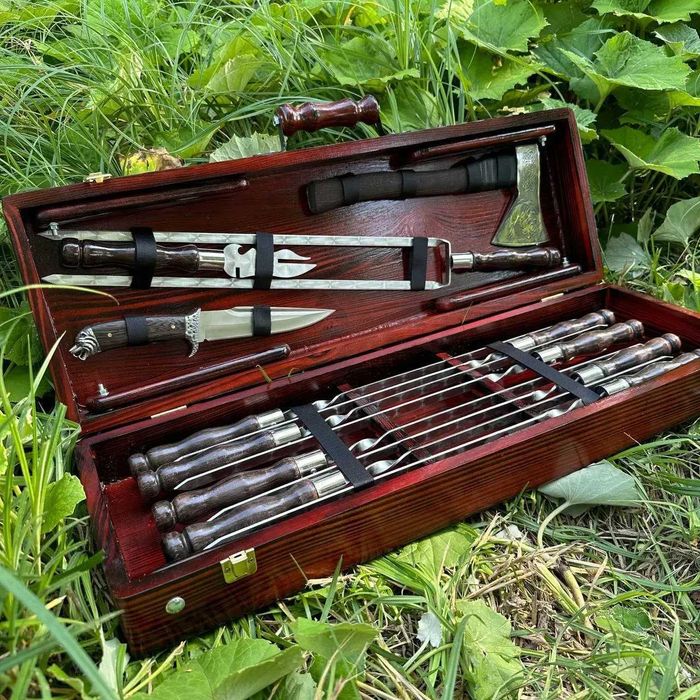 Набір шампурів у дерев'яному кейсі "Червоний" подарунок хлопцю