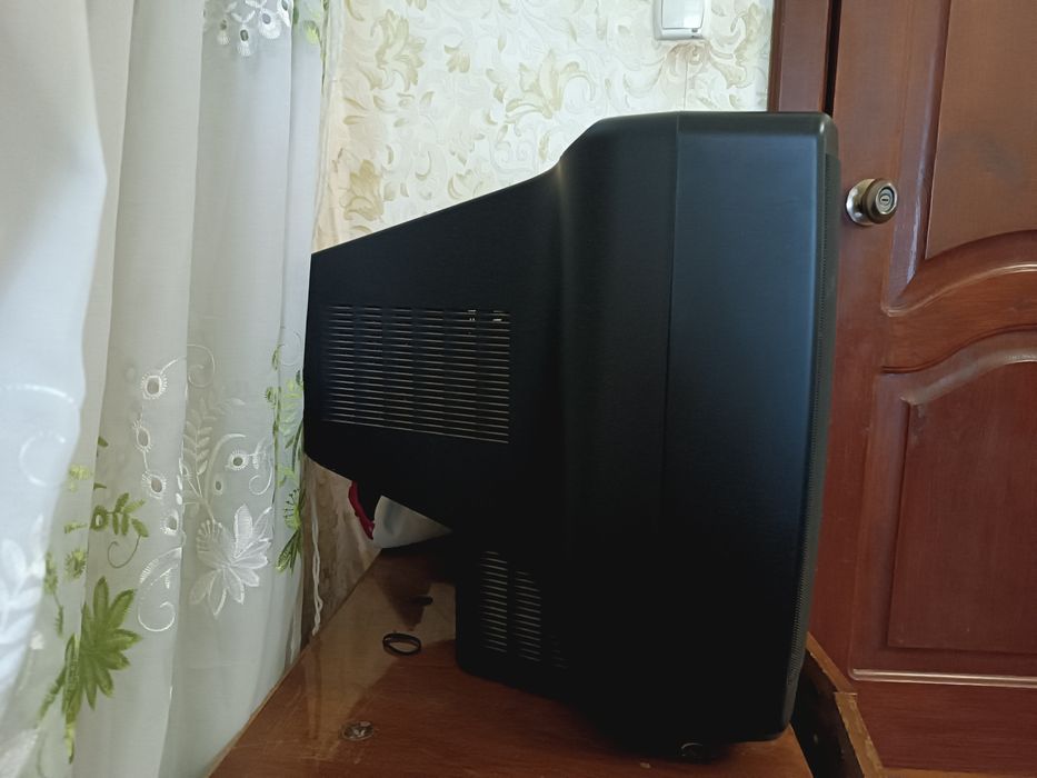 Продам Телевизор Akaі