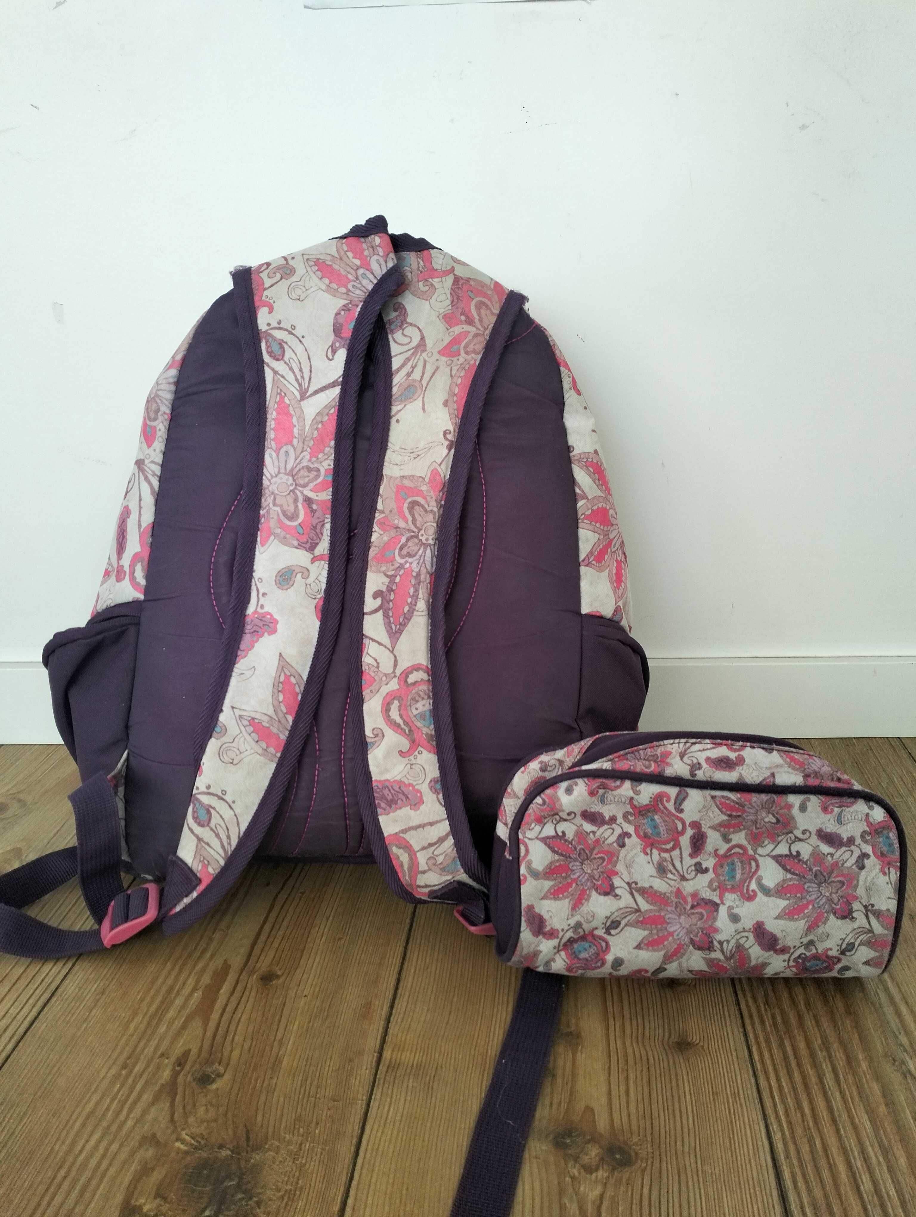 Mochila + estojo