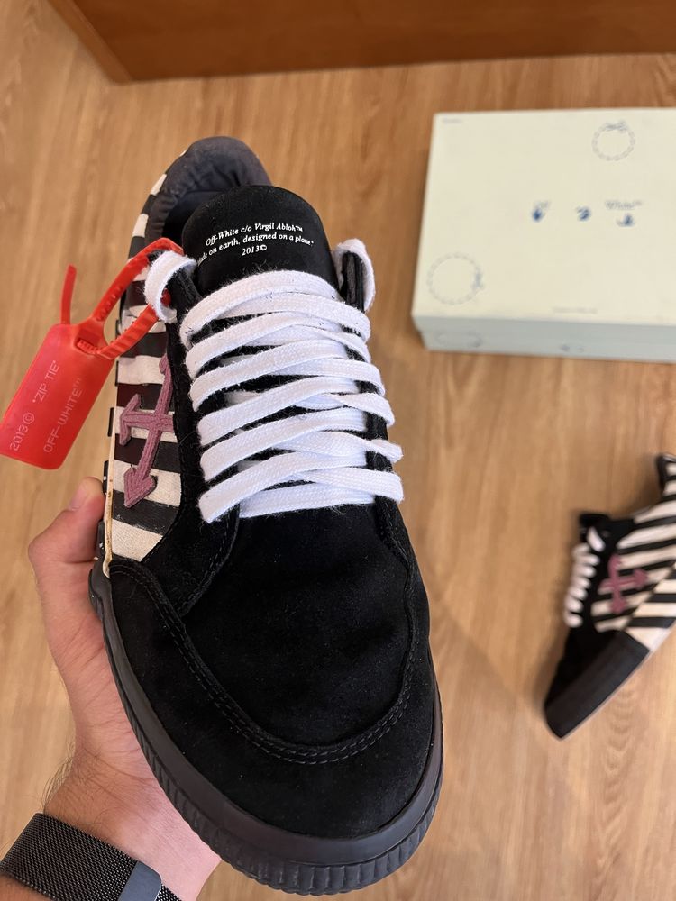Off-White Vulcanized Low