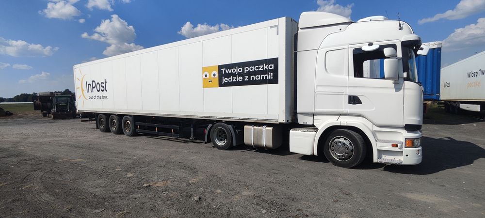 Oferuje usługi transportowe