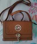 Mala tiracolo cor camel 23cmx16cmx7cm