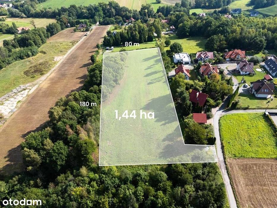 Grunt z PnB, 1,43 ha, Pum 1900 m², 11 domów