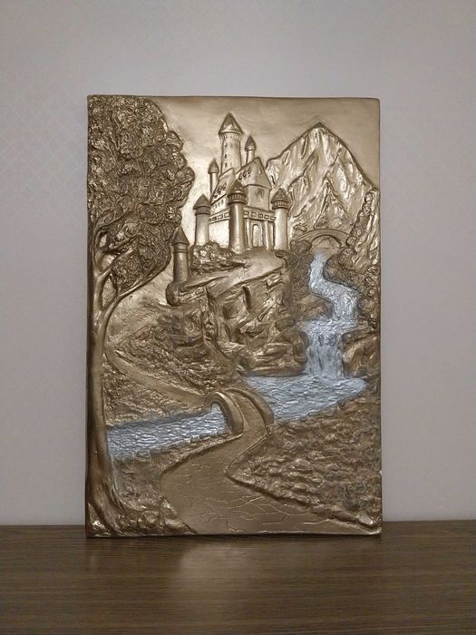 Płaskorzeźba artystyczna – unikatowy obraz 3D do wnętrza