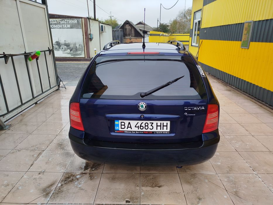 Продам октавію 1.6 мпі