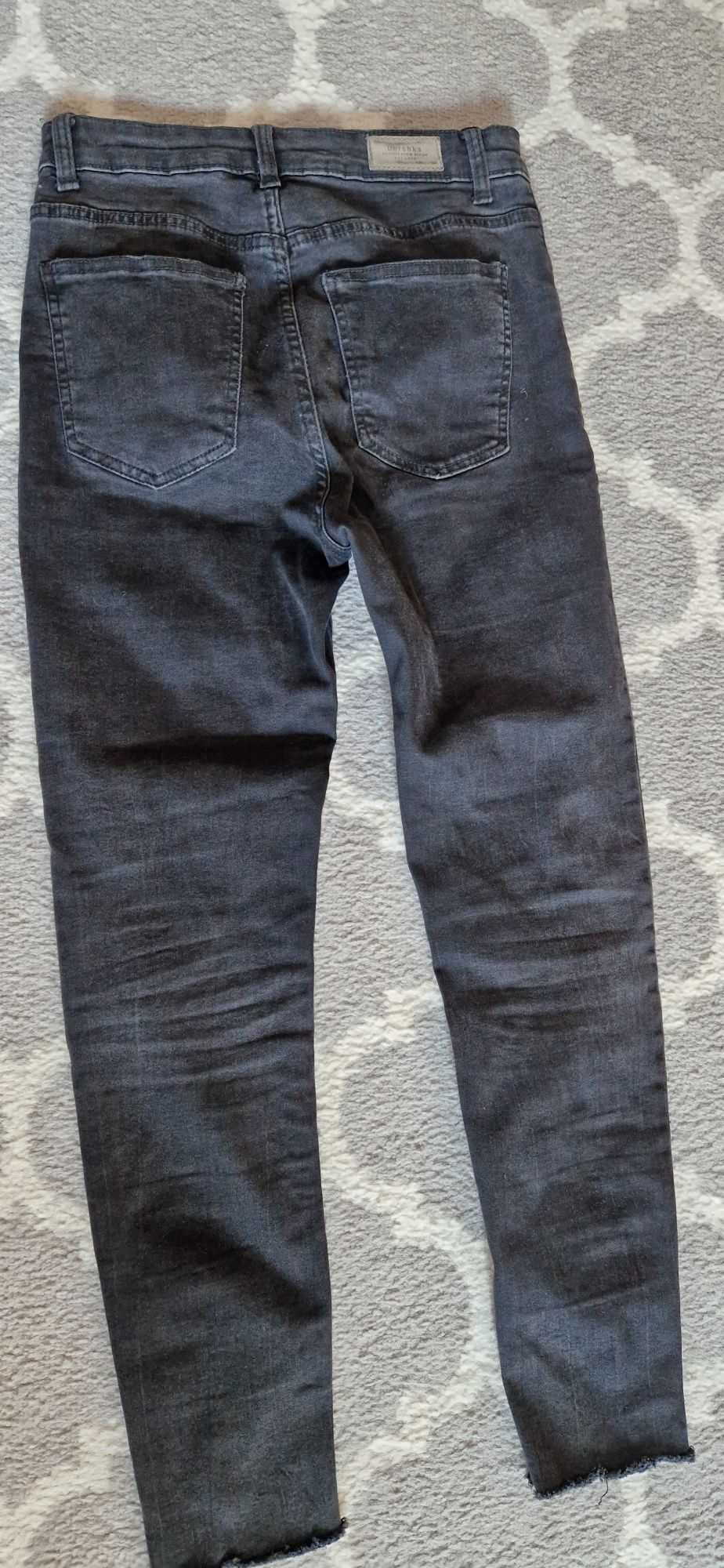 Bershka jeansy z dziurami wysoki stan 36/38