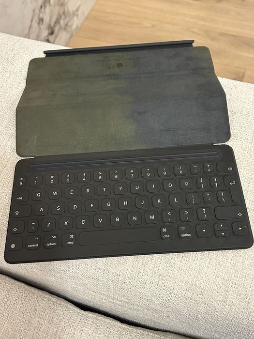 Etui na iPad / iPad Air / iPad Pro APPLE Smart Keyboard iPad 8 9 ge