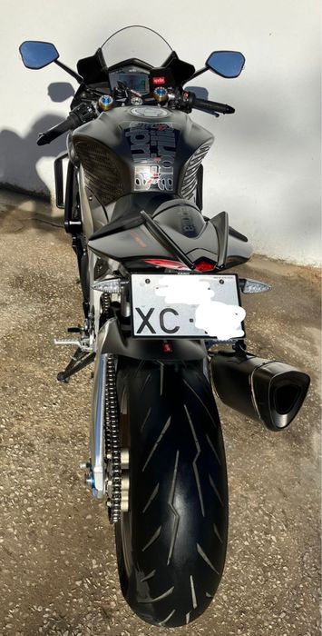 Aprilia RSV4 1100 Factory - 217 cv!