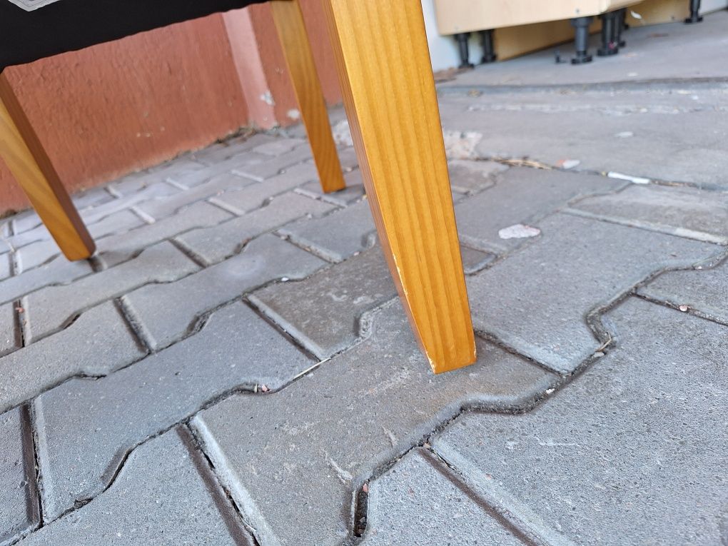 Krzesła 4 sztuki