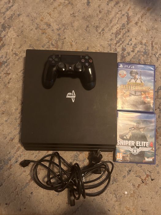Ps4 Pro 1TB + pad + 2gry + okablowanie