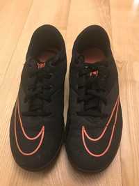 sprzedam buty turfy nike