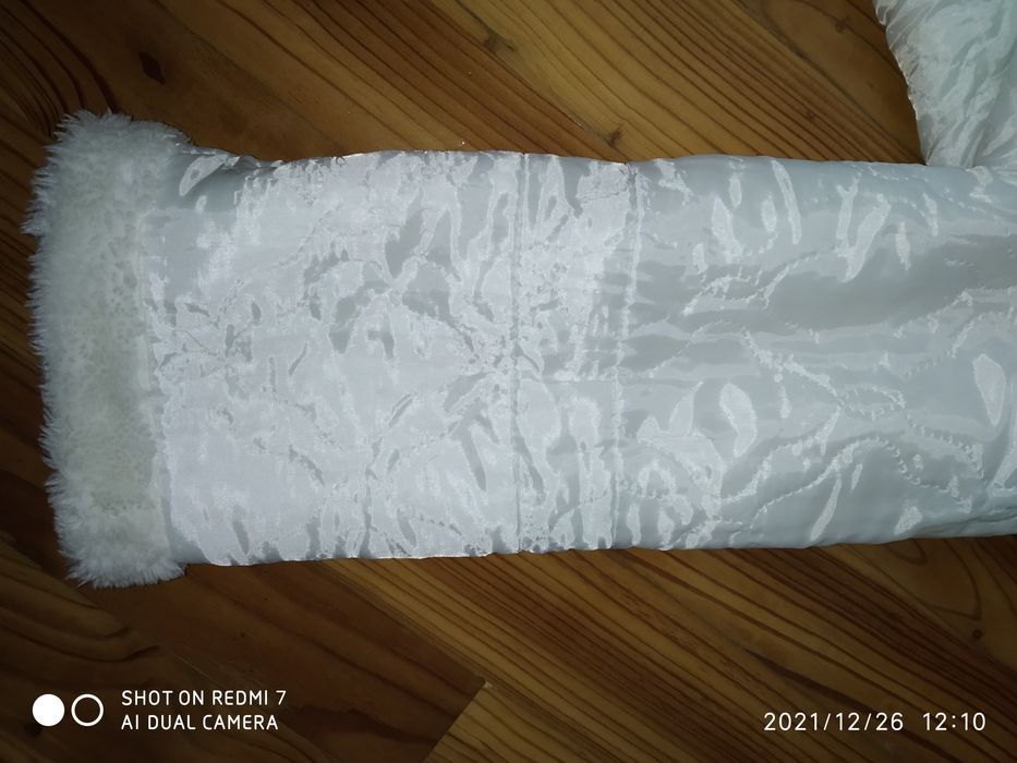 Шубка жіноча біла