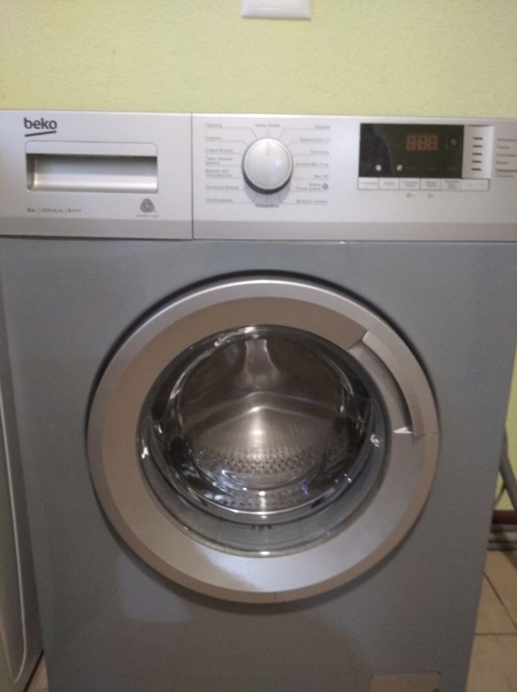Стиральную машину Beko продам