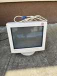 Monitor Retro Samtron 76BDF