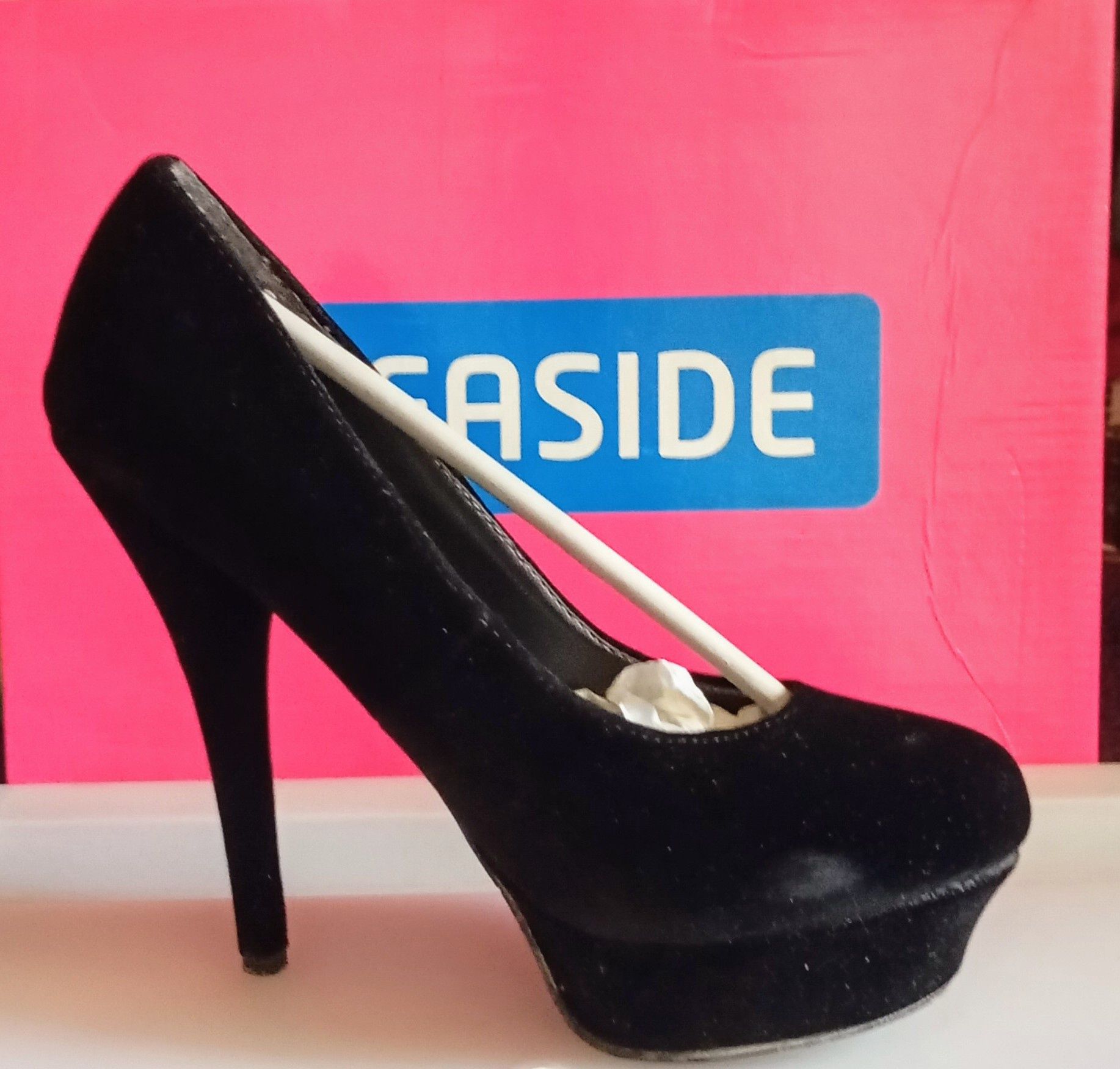 Pumps da marca Seaside N.36.