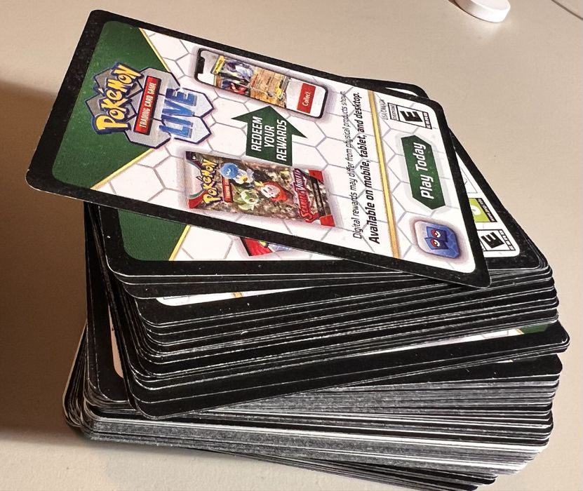 Pokeboll i karty z kodami do pokemon tcg 158 st