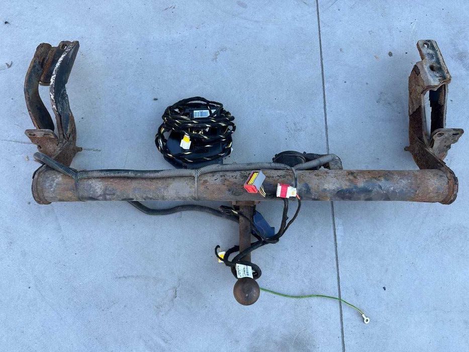 Форкоп / фаркоп Peugeot 3008 2009-2015 рр