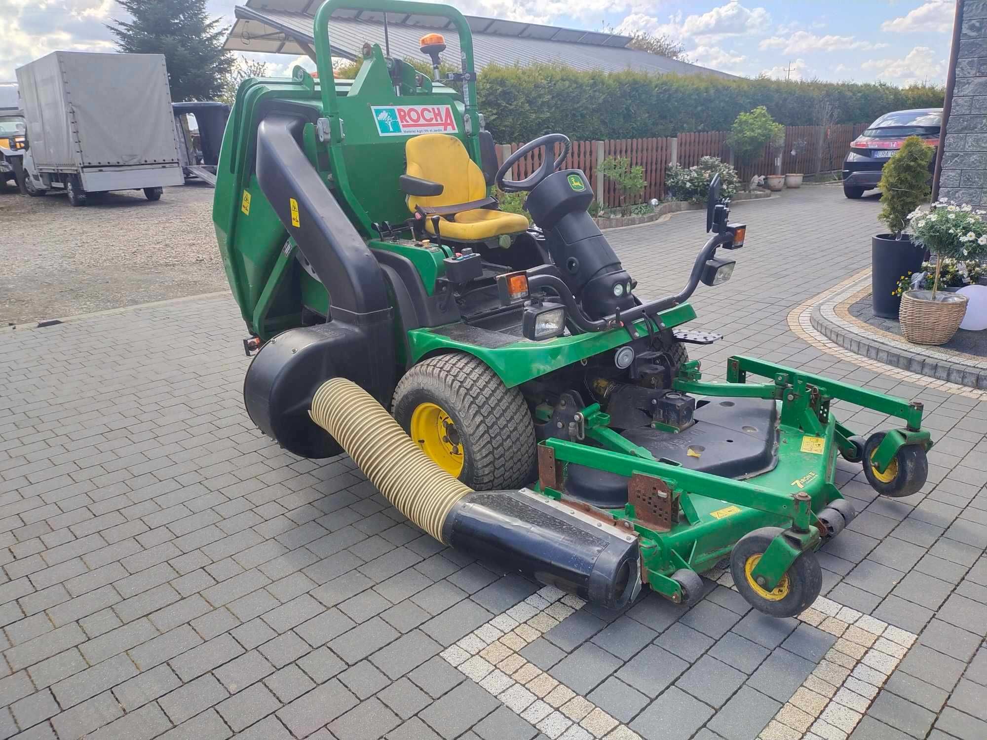 Traktorek kosiarka John Deere 1545 4x4  kosz górny wysyp