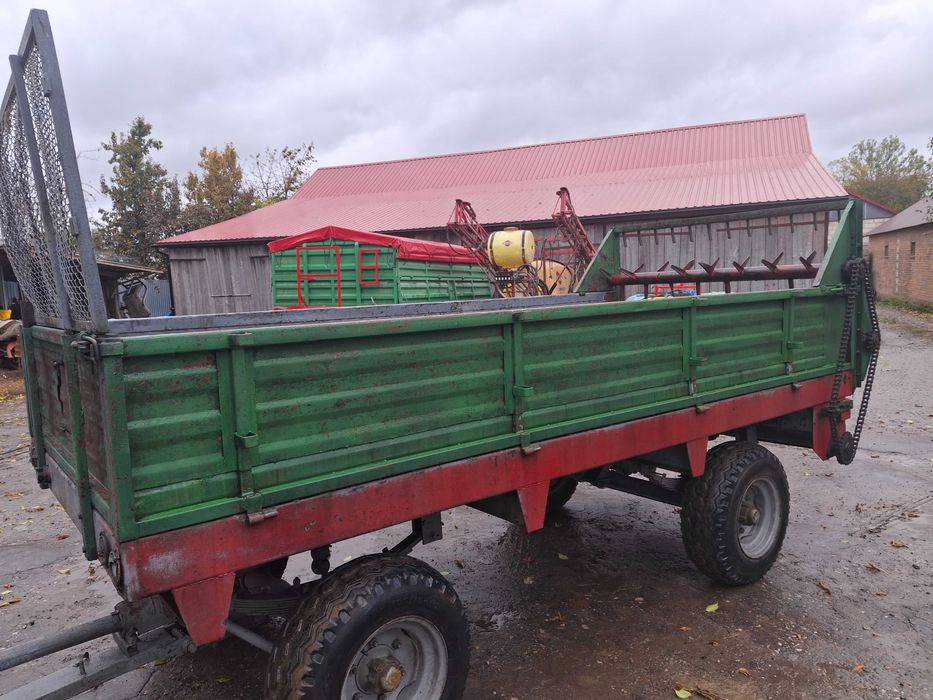 Rozrzutnik dwu osiowy stan dardzo dobry z likwidacji gospodarstwa