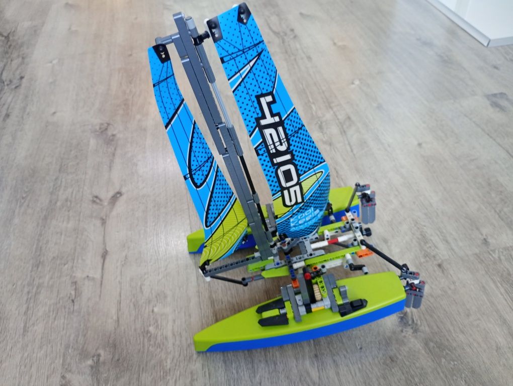 Lego technic katamaran