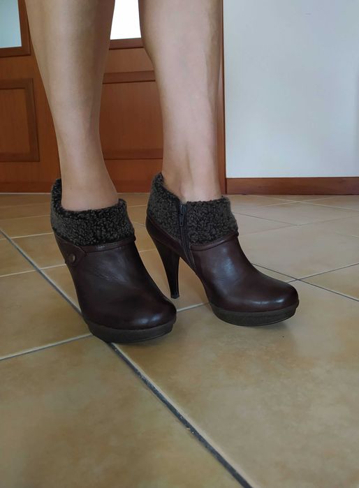 Botins de salto alto compensado, pele genuína castanho escuro, tam.39