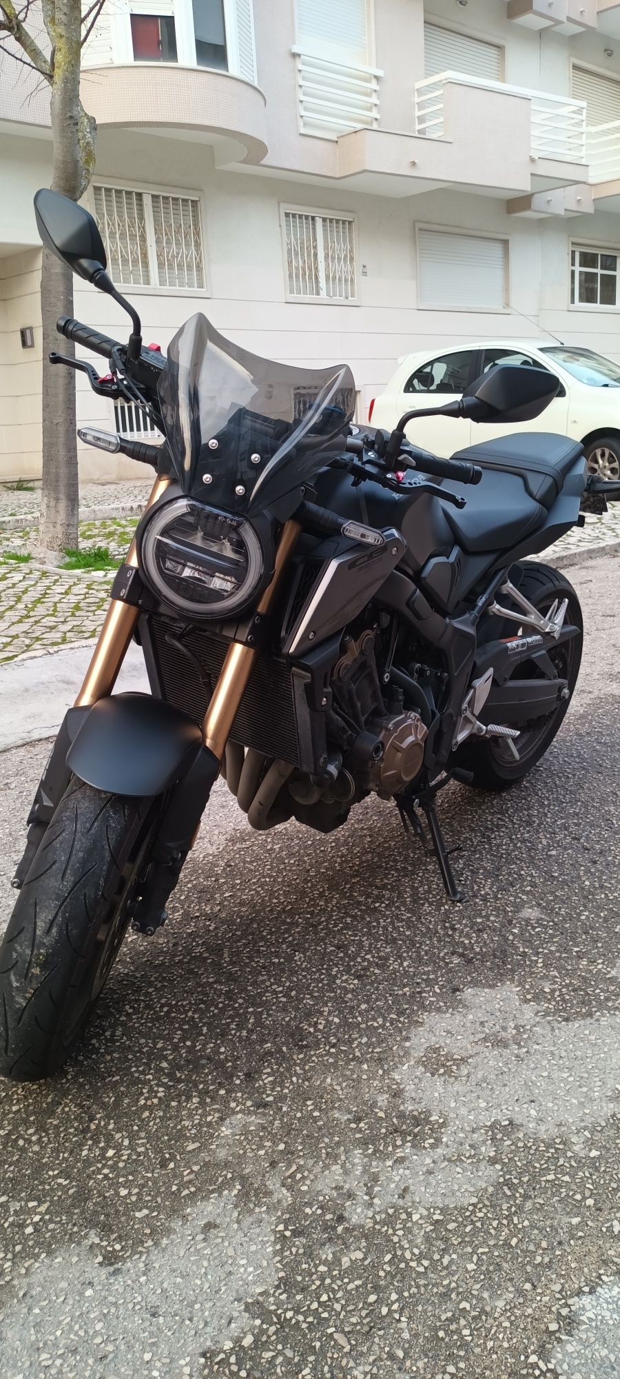 Vendo Honda CB650R