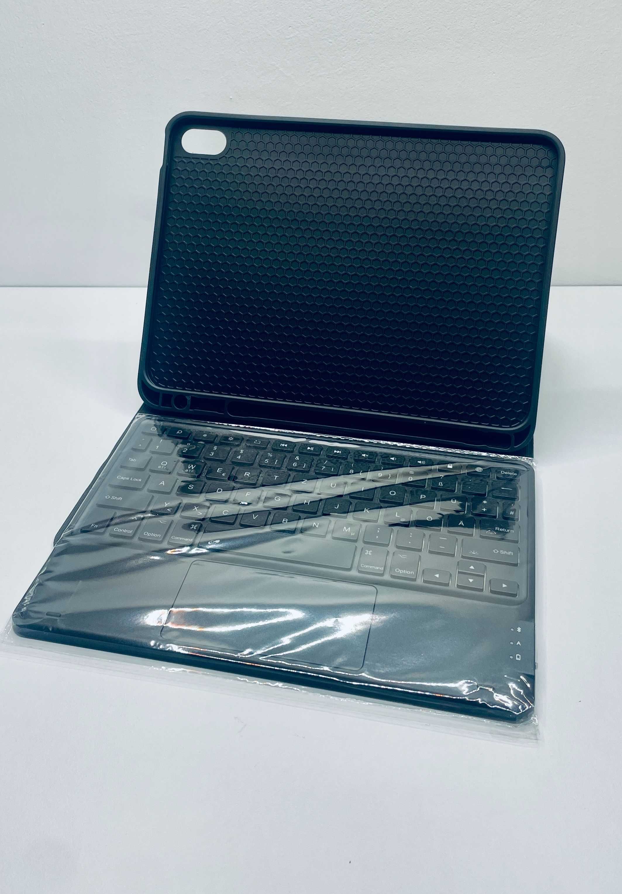 Etui iPad 10 2022 z Klawiaturą Touchpad Podświetlenie (DE) + Podstawka