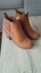 2 pares de botas