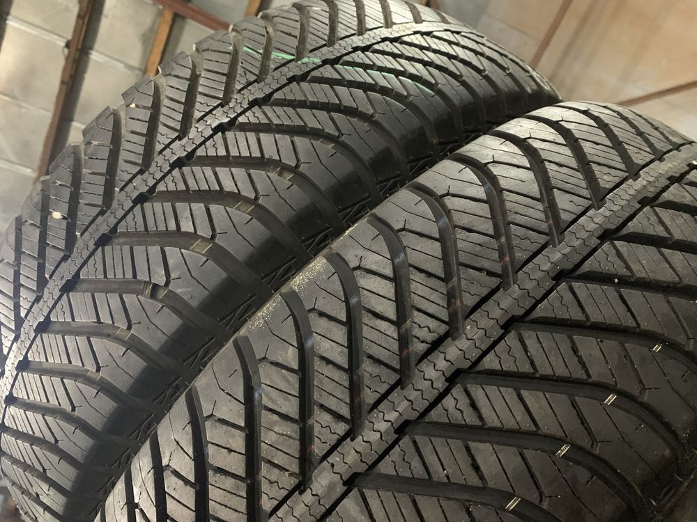 шины б/у всесезон 215/60 R17 Goodyear Vector 4S