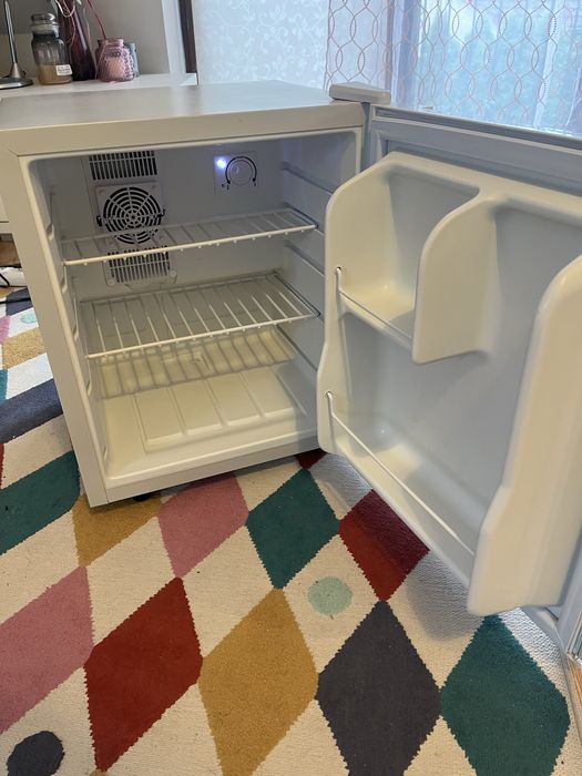 Lodówka mała Electroline 50W